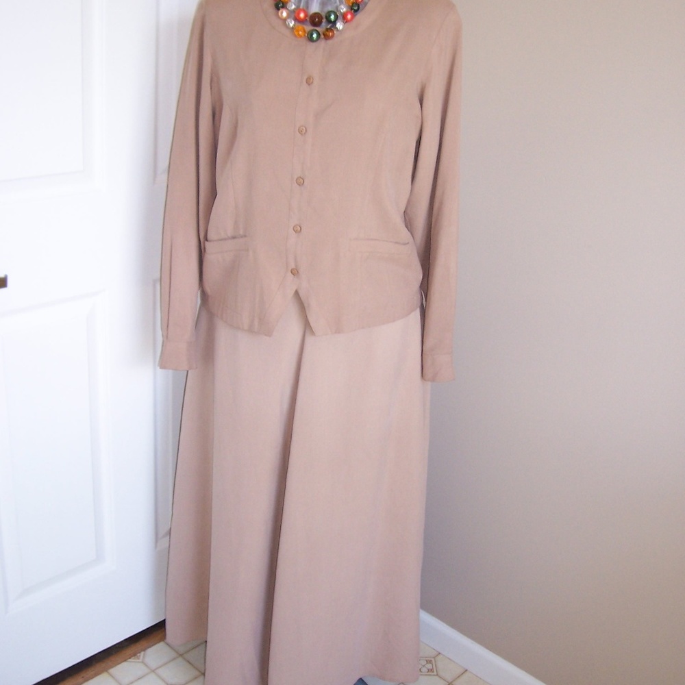 Stephanie Andrews Beige 2 Piece Skirt Outfit  Silk